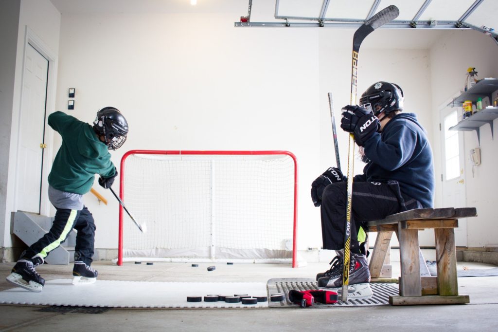 10′ X 10′ DELUXE SYNTHETIC ICE RINK KIT | Powersk8r
